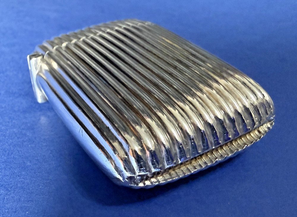 VICTORIAN SOLID SILVER RIBBED DESIGN VESTA CASE B'HAM 1899 BY ROLASON BROTHERS