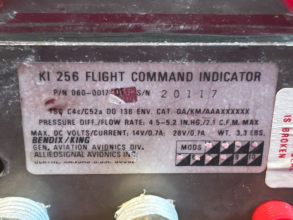 BENDIX/KING KI 256 FLIGHT COMMAND INDICATOR P/N 060-0017-01 WITH CONNECTOR
