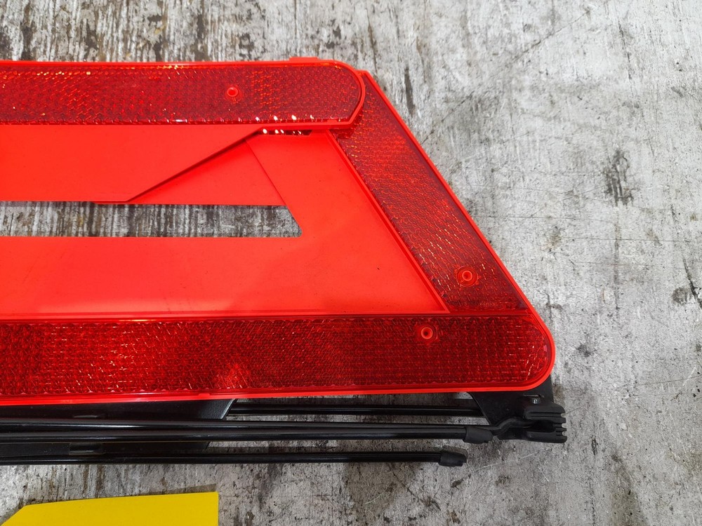 AUDI A4 2003 HAZARD WARNING TRIANGLE 4B5860251