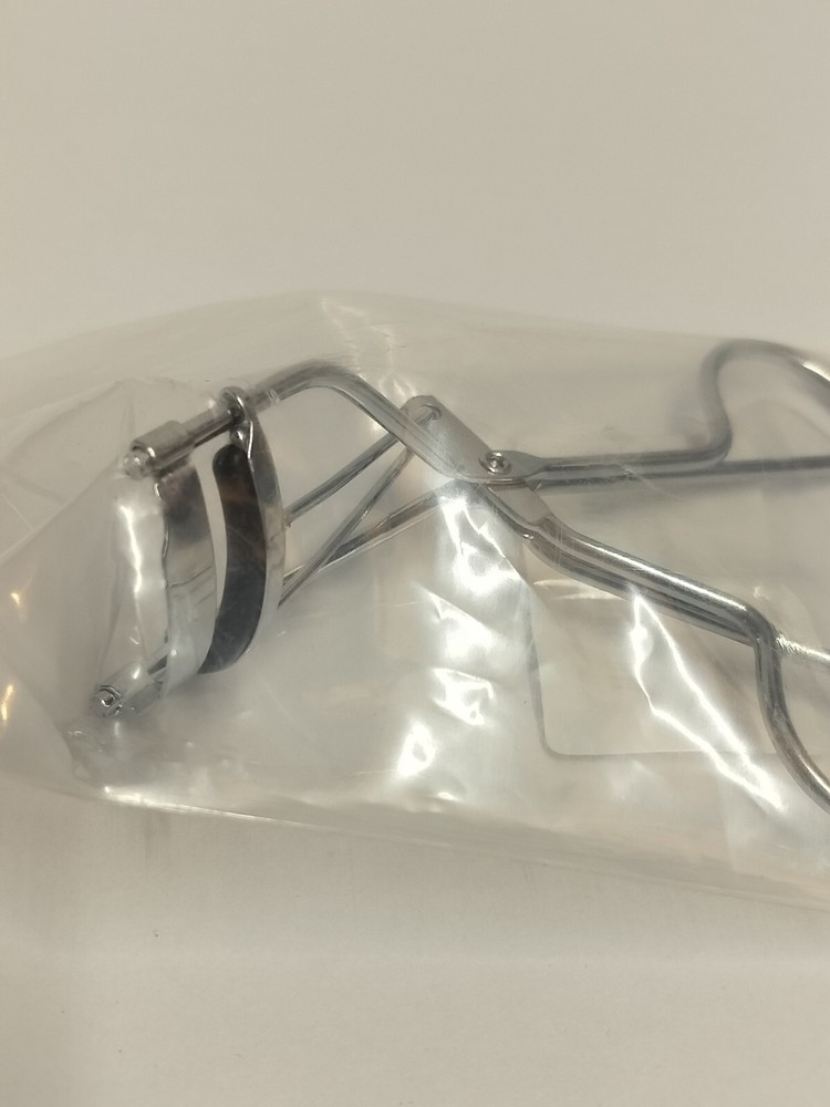 Eyelash Curler Regular Size Color Silver New