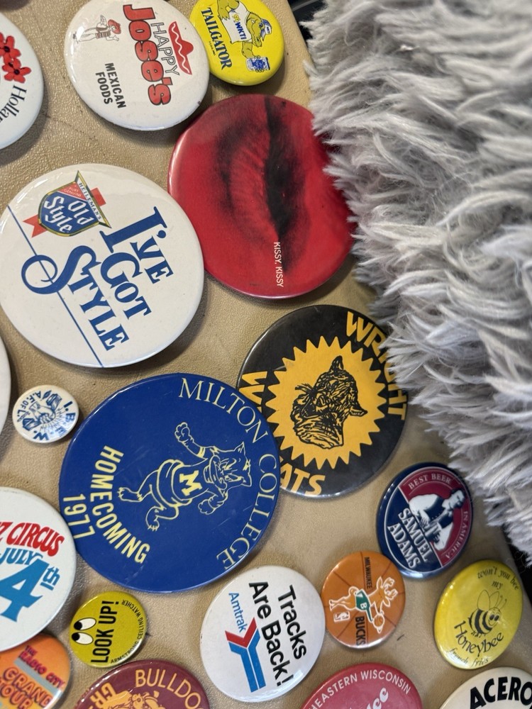 300 VINTAGE BUTTONS TEAMSTERS PLUS MORE