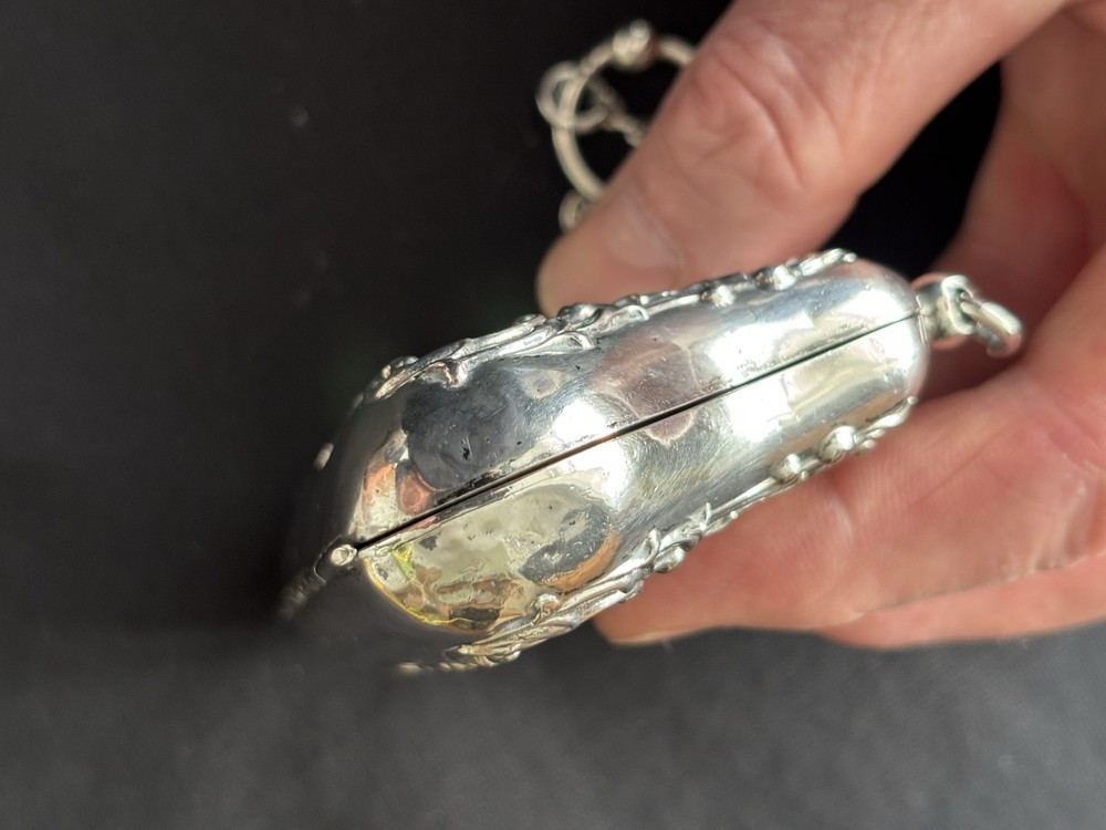 Reynolds Angels Solid Silver Purse, Henry Matthews 1904.