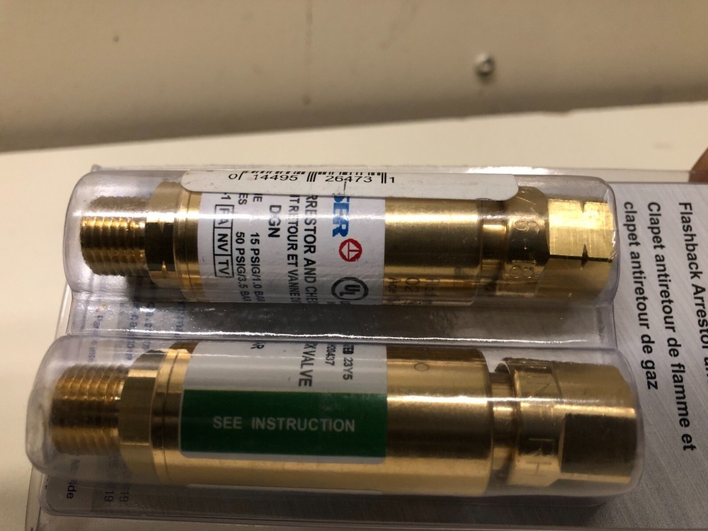 Messer flashback arrestor pair regulator mount : 11105929. (NEW).