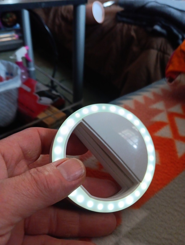 Clip On Selfie Light Slightly Used! Excellent Condition