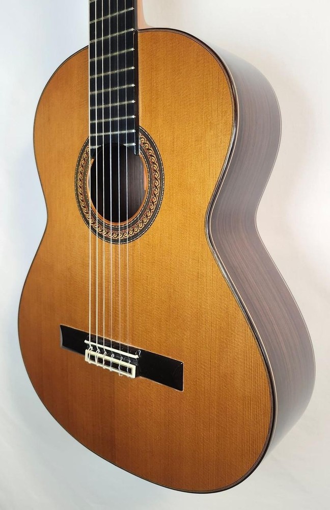 Jose Ramirez Pre Owned 1995 Vintage R4 all Solid CLassical Guitar With Case