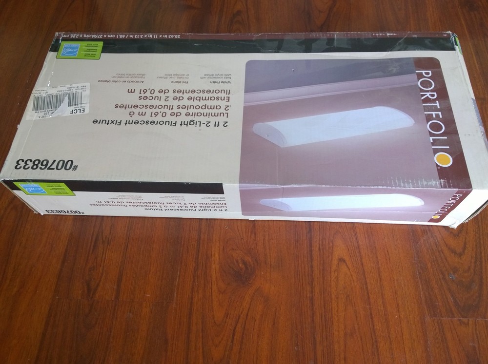 NIB Nice 26" White-Finish 2-Bulbs Fluorescent CEILING LIGHT