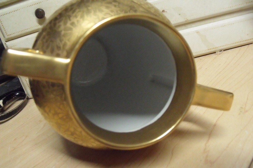 GORGEOUS EDGERTON CZECHOSLOVAKIA 8" DAISY PATTERN GILT VASE