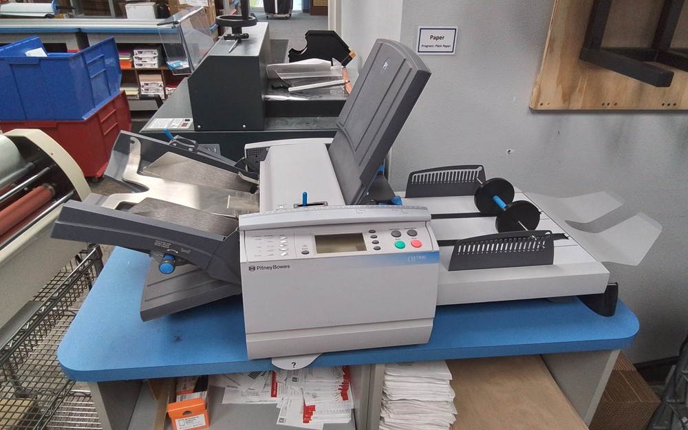 Pitney Bowes DF900 Folding Machine