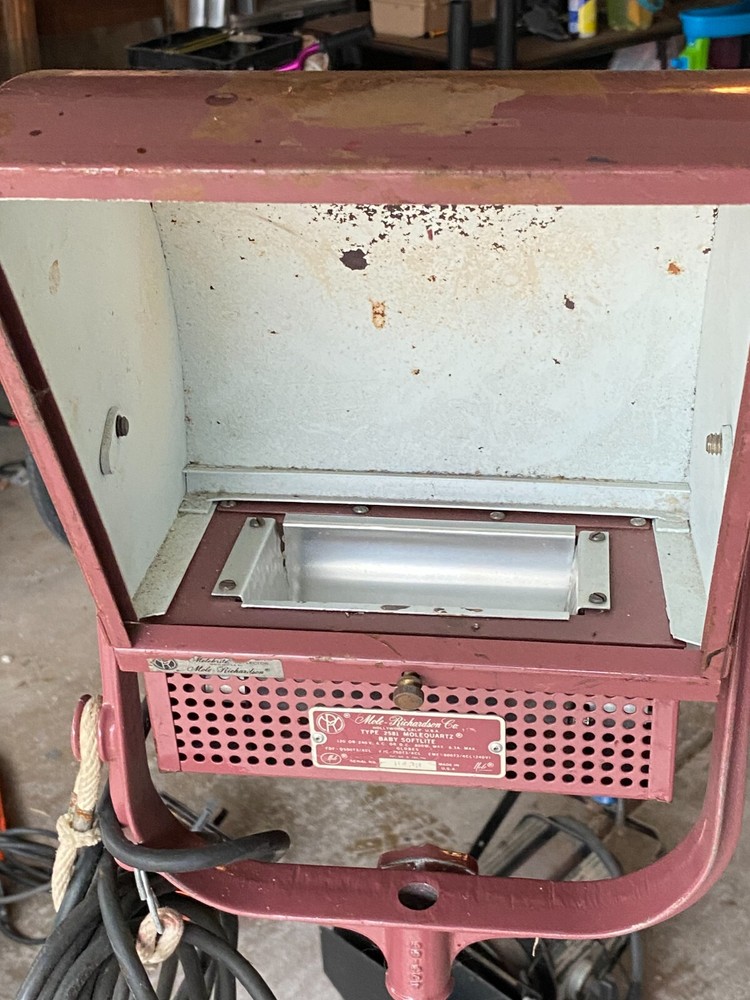 2 Mole Richardson Baby Softbox 800 with 750w bulb