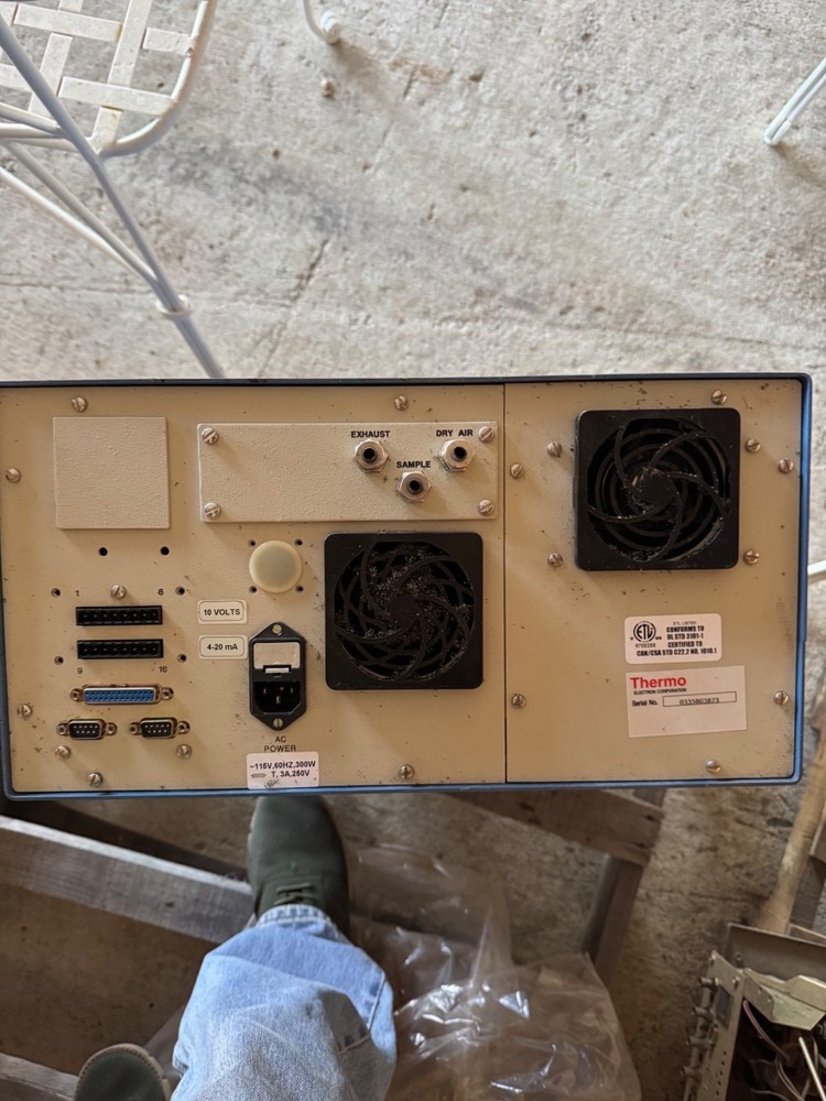 Thermo Environmental Instruments 42C NOx Analyzer w/ Manuals Software Cables Des