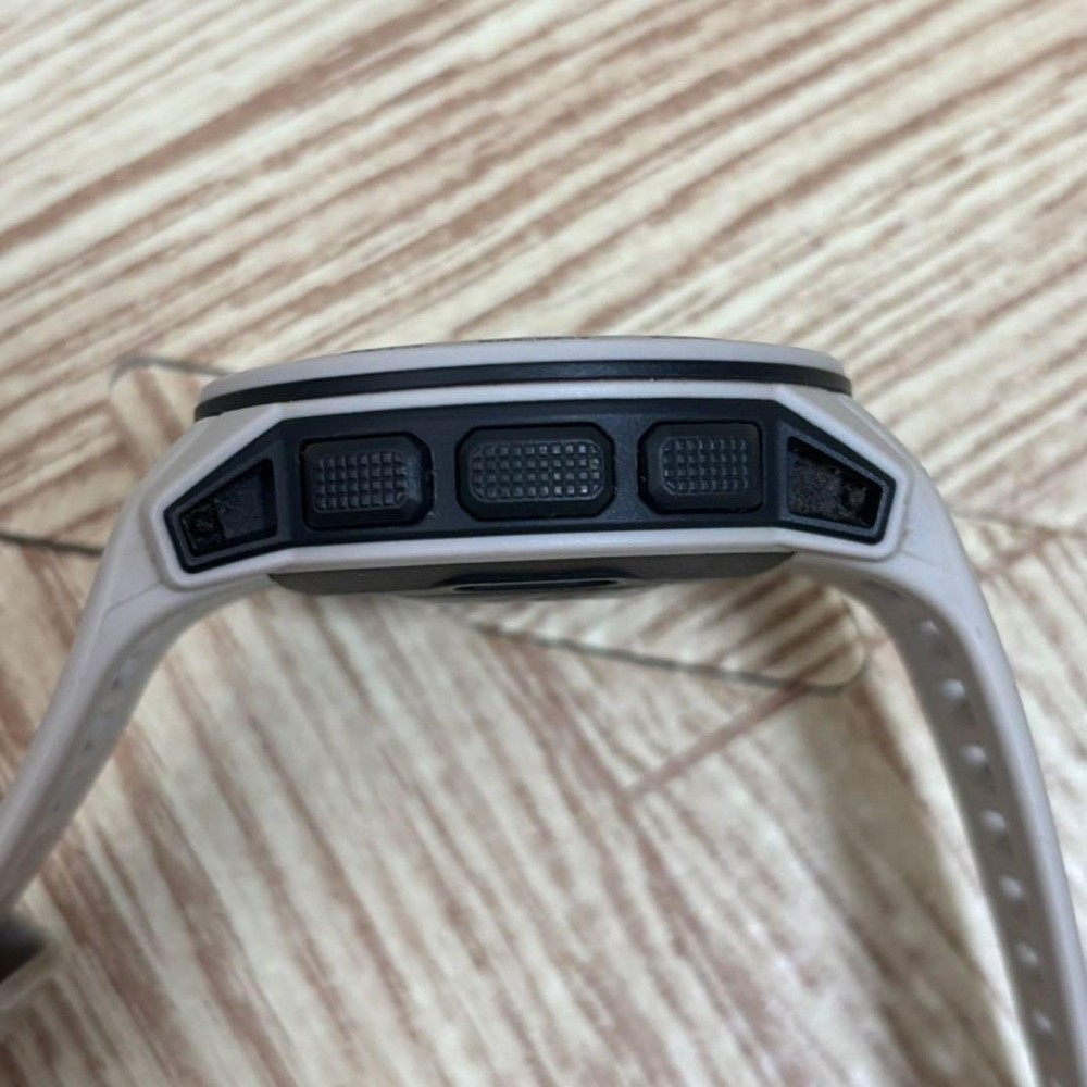 Garmin Smartwatch Beige with Charging Cable INSTINCT