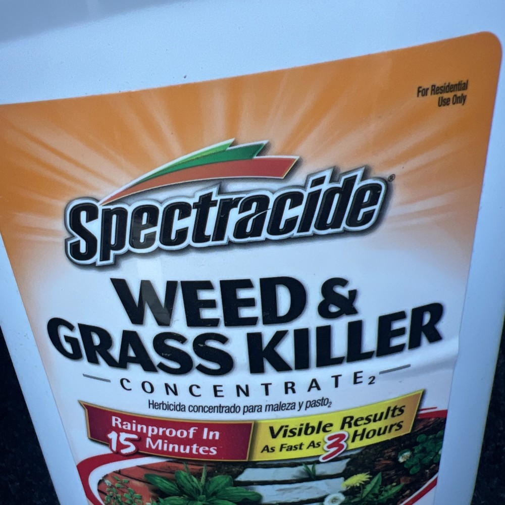 Spectracide Weed and Grass Killer 32 oz. Concentrate