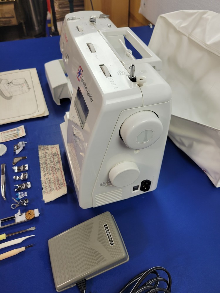 Nice Singer 7380 Quantum Quilter Sewing Machine SERVICED!