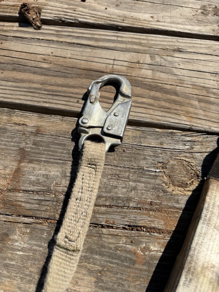 Guardian Double Hook Fall Protection Lanyard Shock Absorbing Used