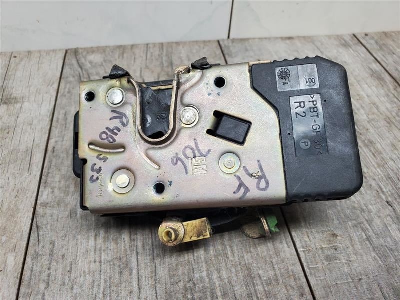SAT L SDN 2002 Passenger Right Front Door Latch 75884