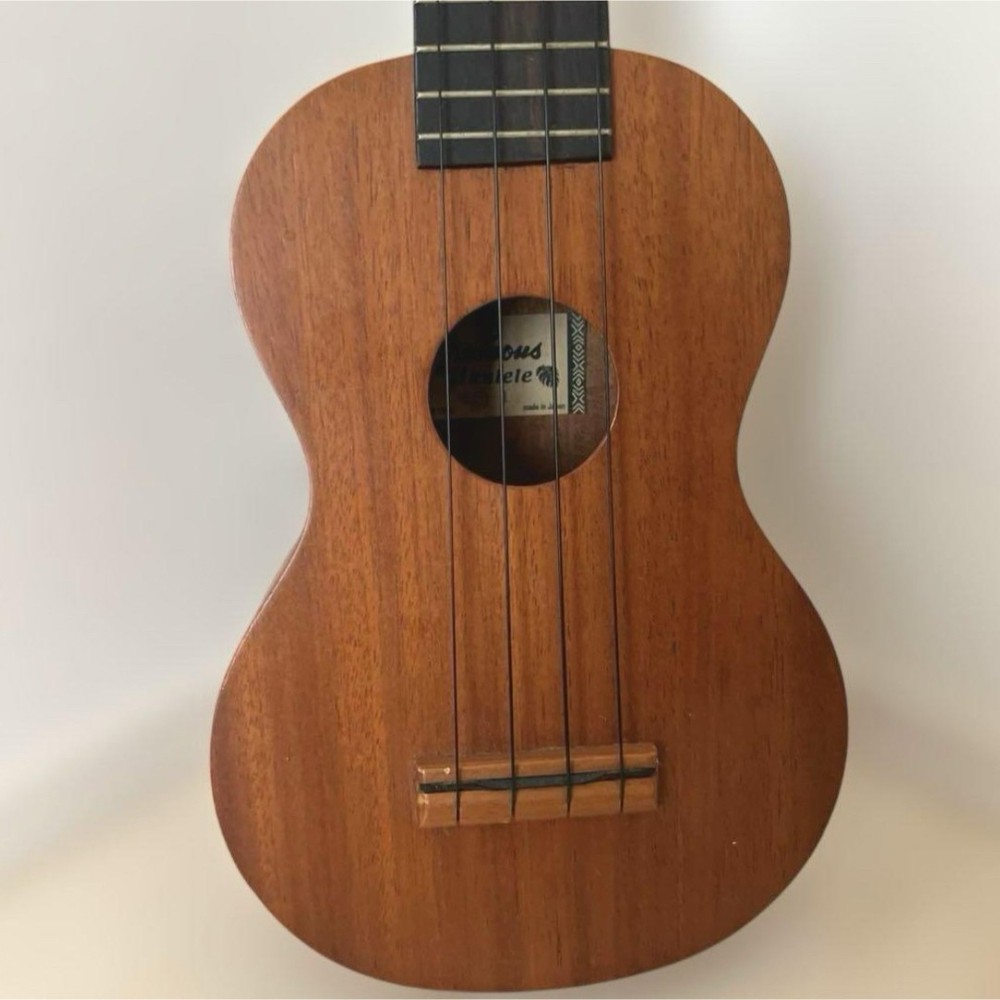 [Good condition] famous soprano ukulele FS-1
