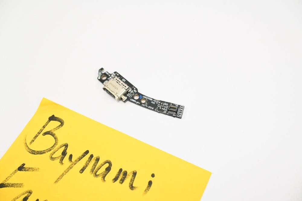 Valve Index RIGHT Controller - USB C Port Board PART - CHARGE ONLY / NO DATA