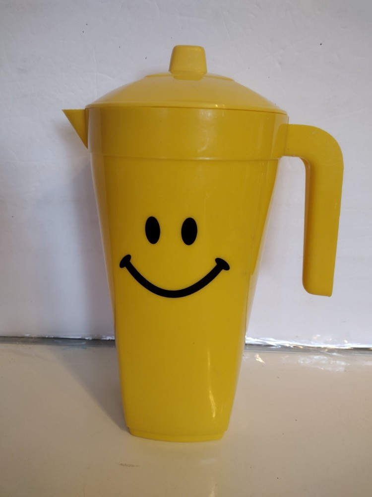 Smiley Plastic Pitcher Sandwich Holder Snack Holder