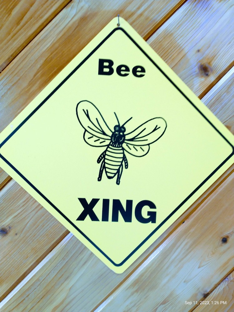 large bee SIGN 16" Point-Point