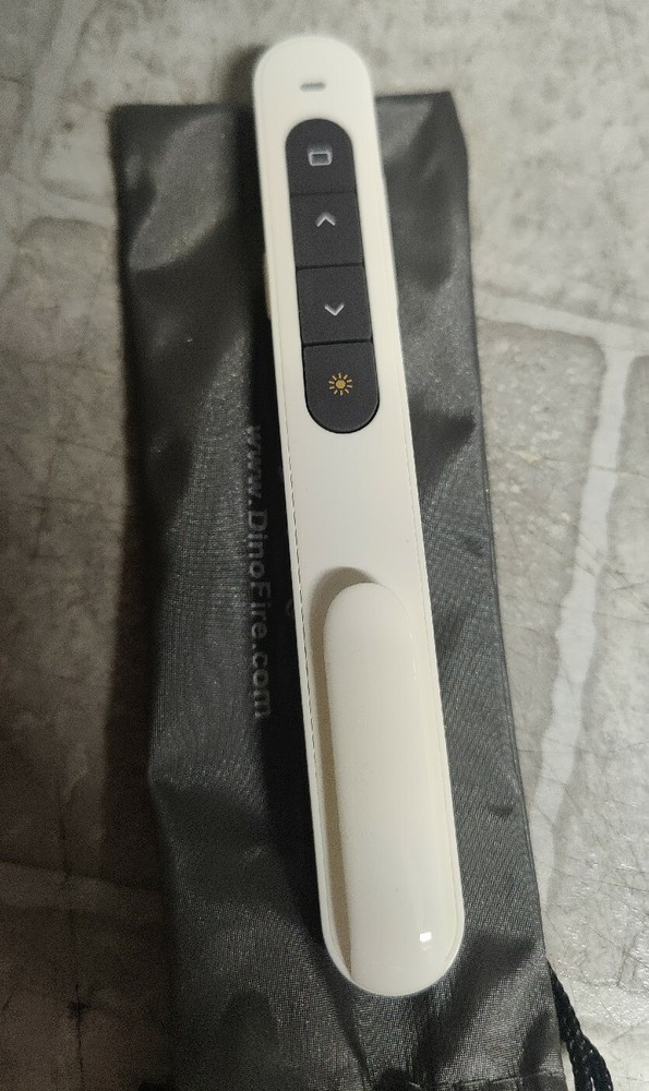 OPEN BOX Dino Wireless Presenter Stick D06