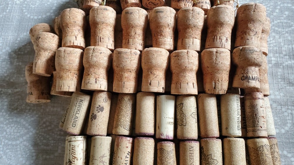 Assorted , Used Wine Corks, Recycled Corks, For School Projects Or Arts And...