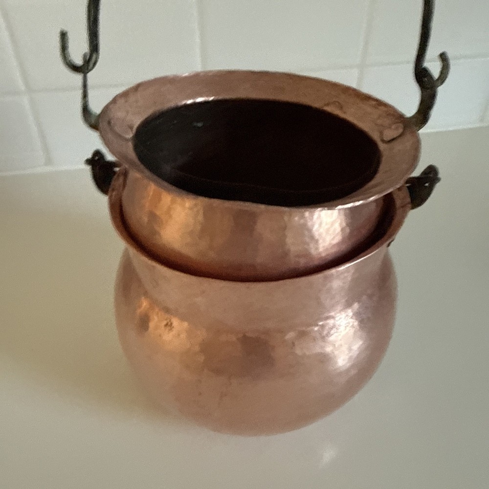Set Of 2 Stacking Hammered Copper Planter/Pot/cauldron