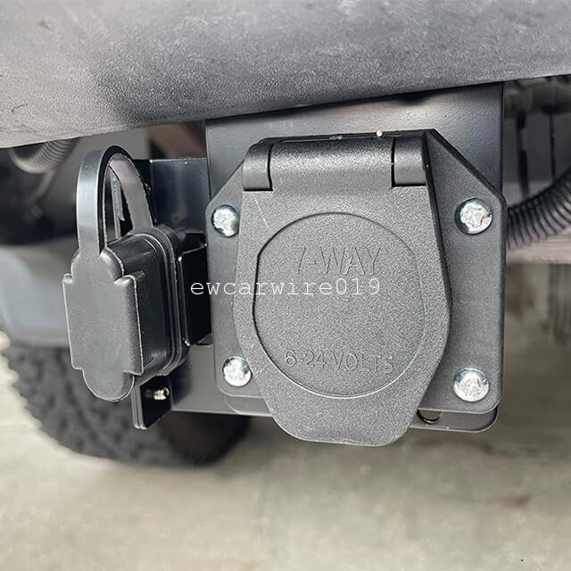 7 Way and 4 Pin Dual-Output Trailer Light Connector For TOYOTA TACOMA Tundra