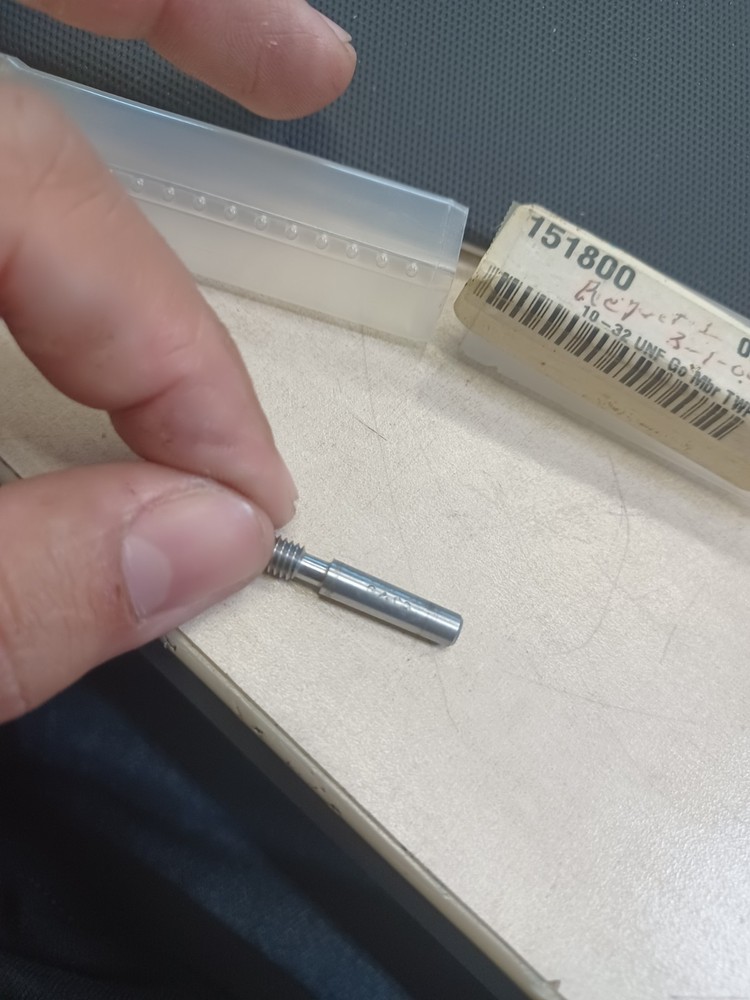 151800 10-32 UNF Go Mbr TWP Threaded Plug