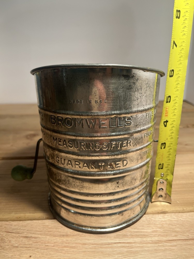 Bromwells 5 Cup Flour Sifter With Green Knob. Missing Handle