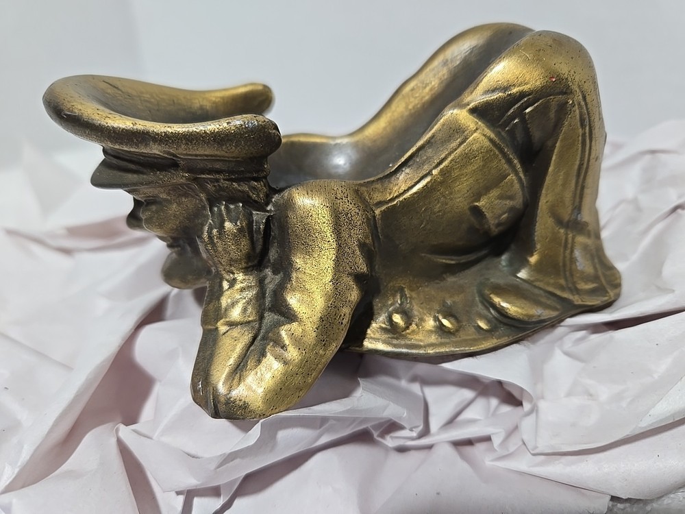 Vintage Solid Brass Pipe Rest – Smoker’s Accessory – Figurine Style – Desk Decor