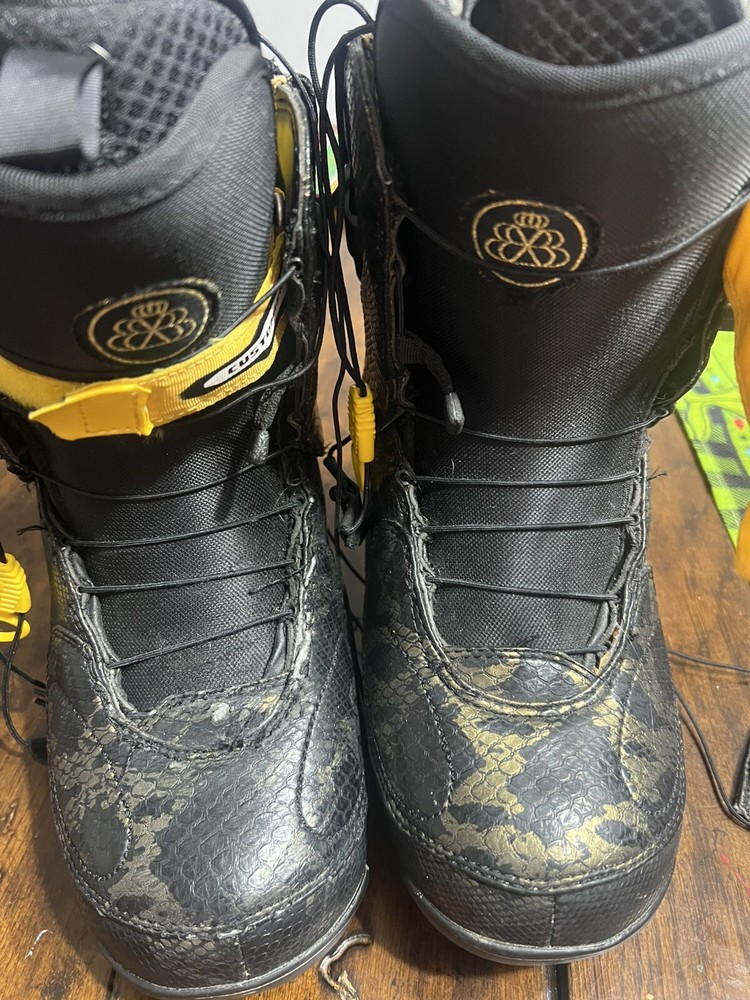 Burtonsnowboarding  Boots Size 6.5us