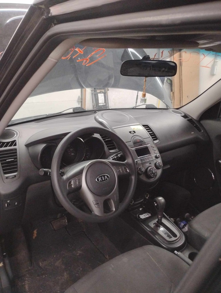 Spindle Knuckle Front KIA SOUL Left 10 11