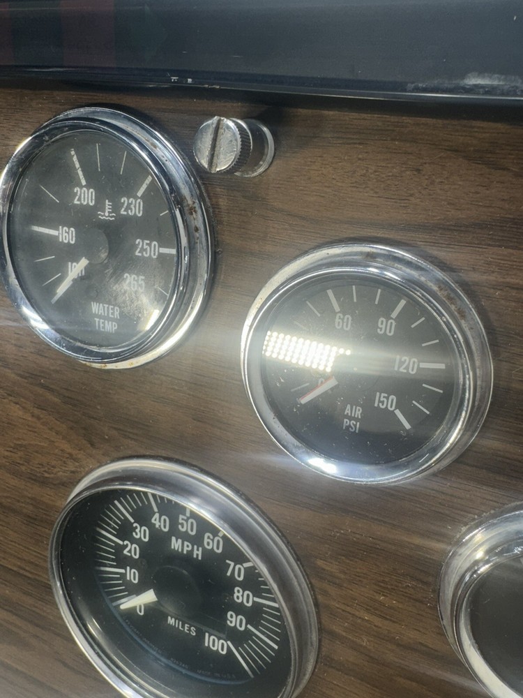 1981 Peterbilt 362 Cabover Instrumental Cluster Dash