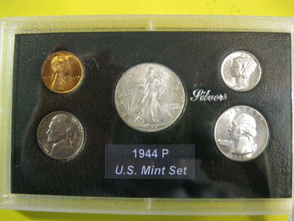 1944 P US Mint Set Brilliant Uncirculated!