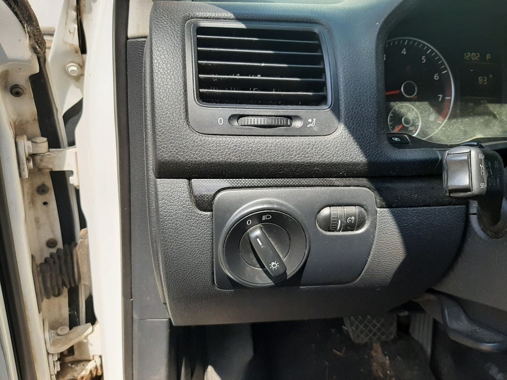 JETTA 2010 Headrest 1042989