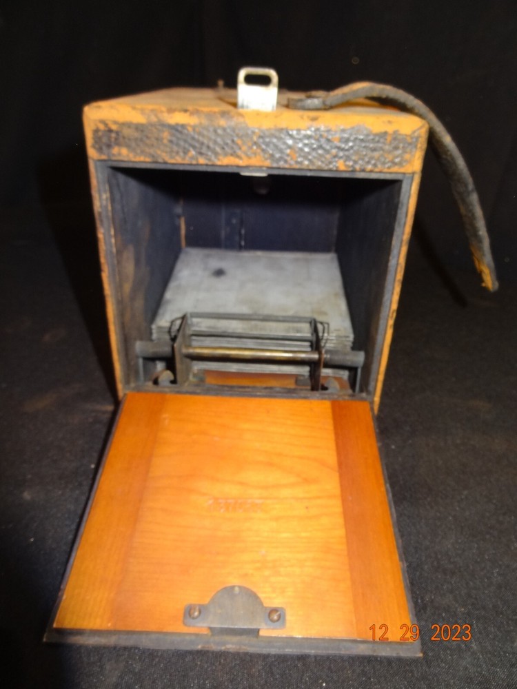 ANTIQUE BOX REPEATER FALLING, DROP PLATE DETECTIVE? BOX CAMERA