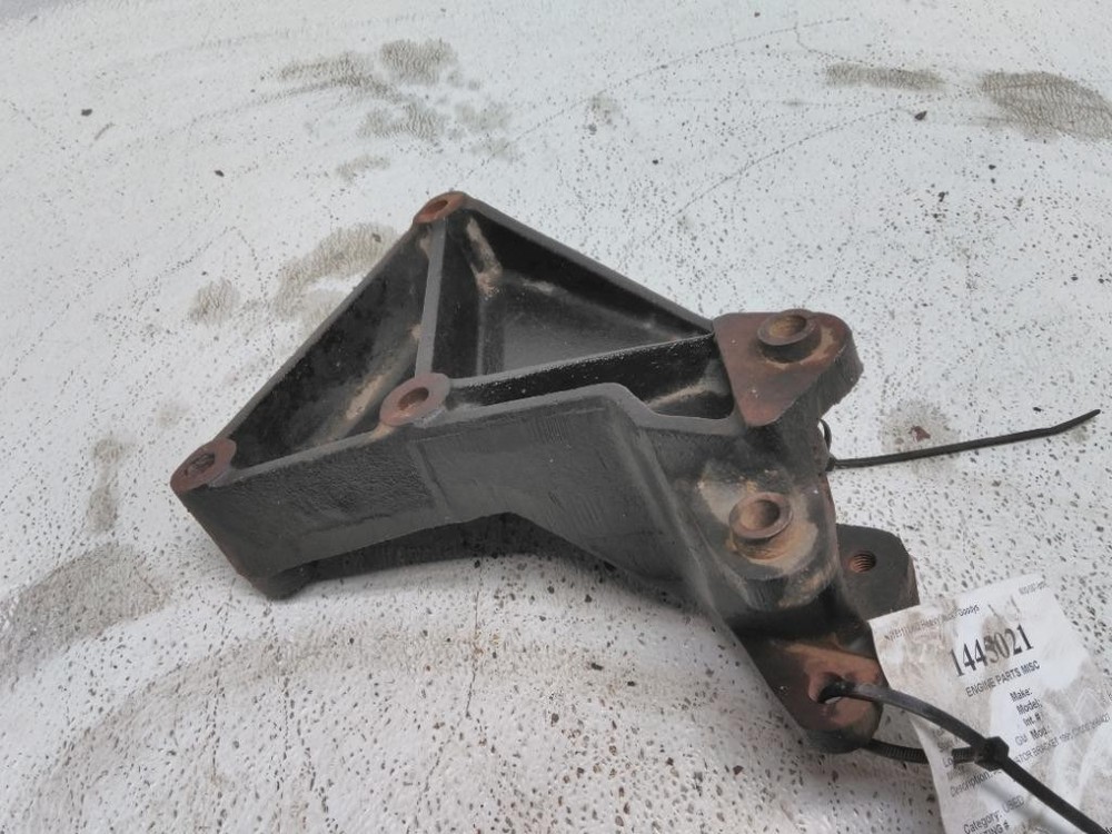 ALTERNATOR BRACKET 1995 C7000 366/427 1445021