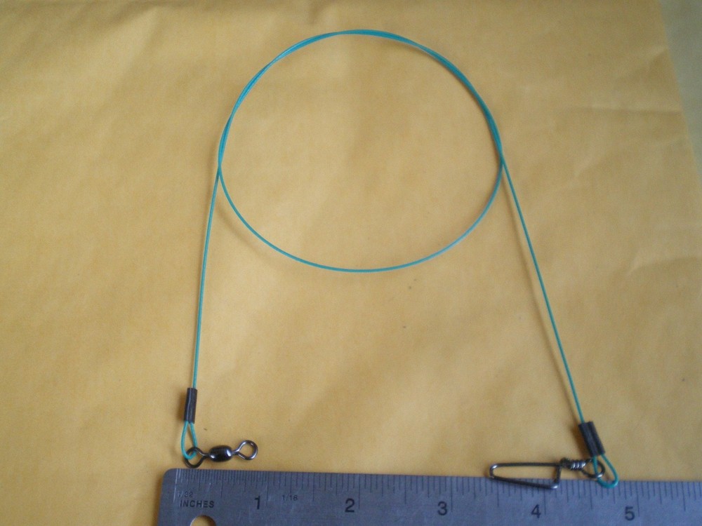 30 PCS S.S. WIRE SPINNER LEADER 12" 100 LBS TEST/COASTLOCK SNAP/MULTICOLOR PACK