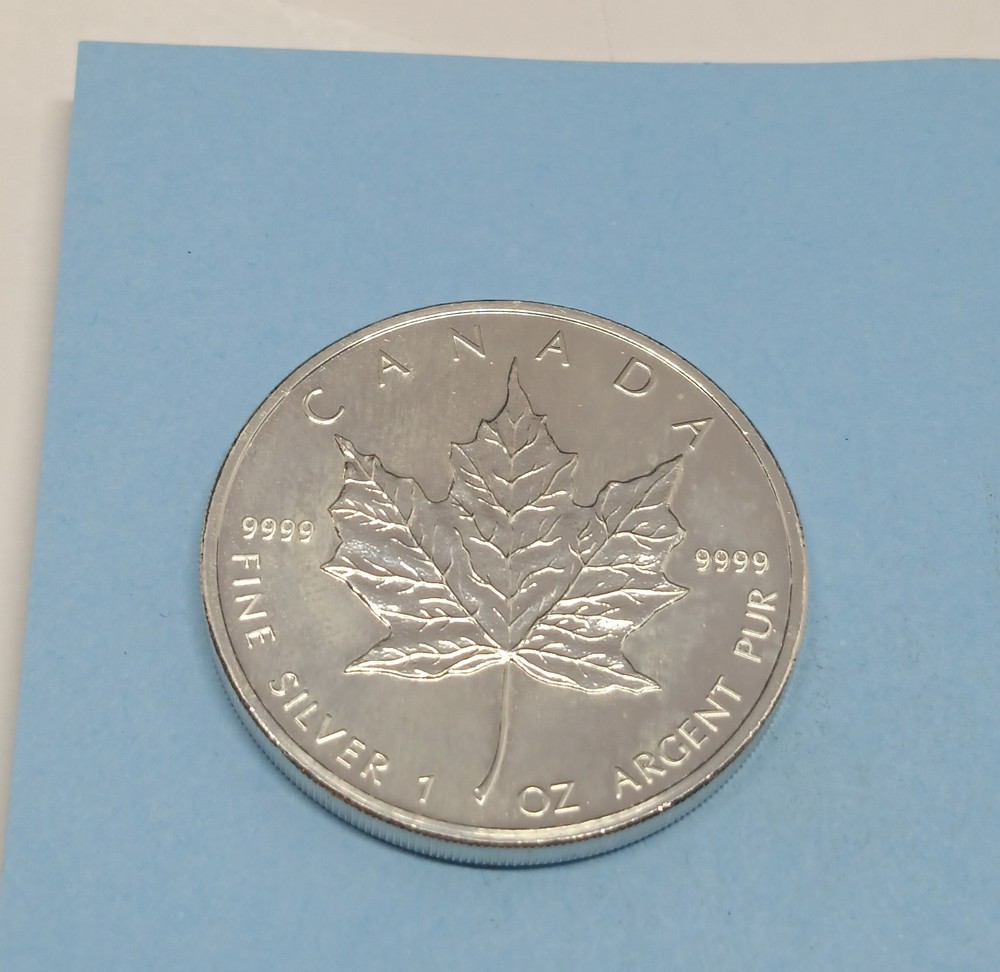 2007 Canada Elisabeth Maple Leaf 1oz .9999 Fine Silver UNC