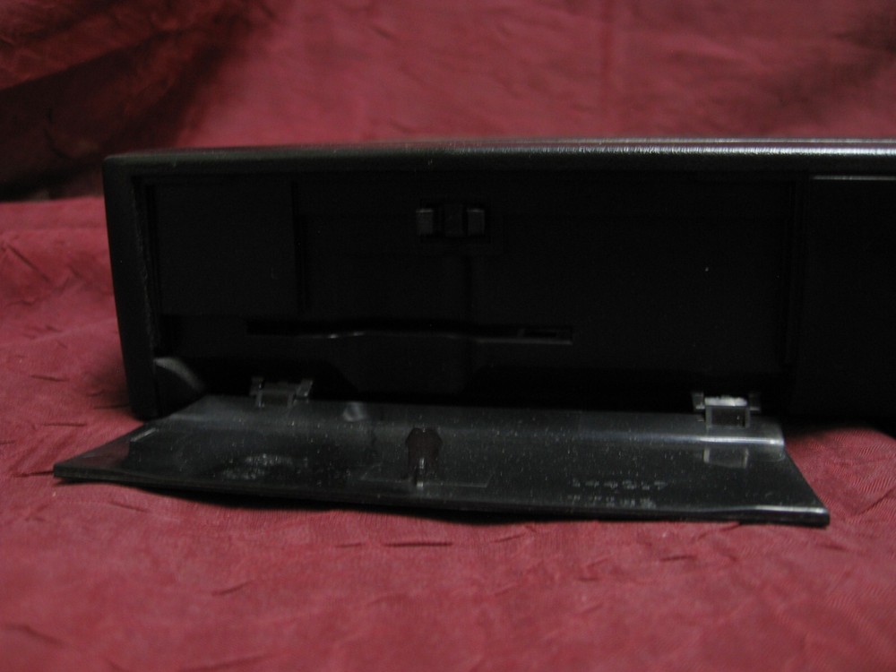 Network V-I-P-2-1-1-K TV Receiver & Remote & Cables - Powers Up