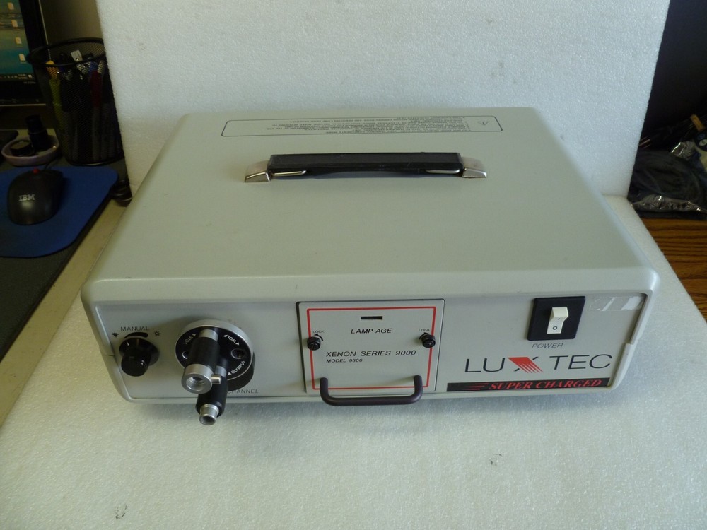 Luxtec Series 9000 Model 9300T Xenon Light Source (W/ BULB)