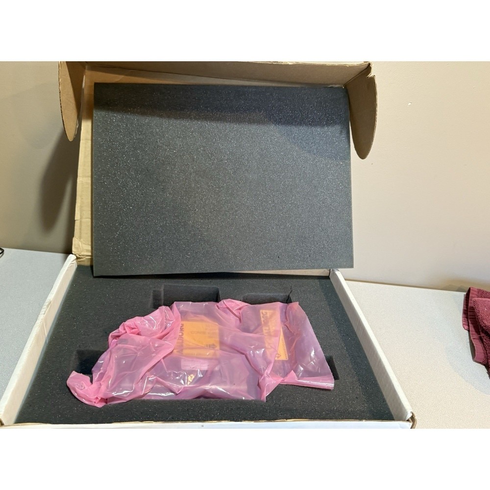 AALBORG Air Mass Flow Controller Meter Flow Range 0-35.3 Model GFCS-013829