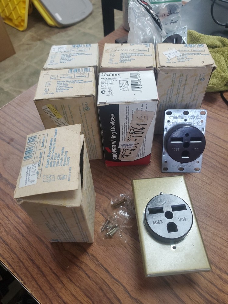 (7-PCS) Eagle 4234-BOX Flush Receptacle (TA48MS)