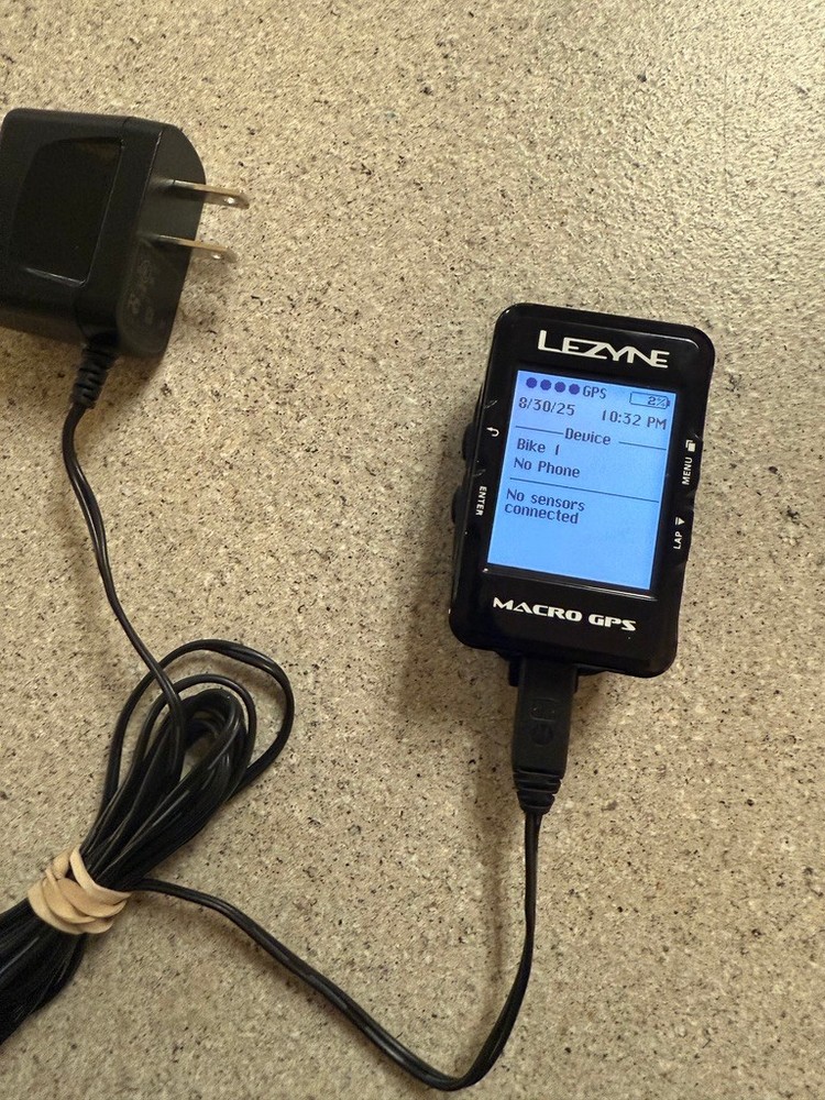 Lezyne Macro GPS Bike Computer - GPS, Wireless, Black - WORKS TESTED.