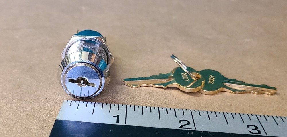 Lock electrical key switch with ( momentary - spring return ) with 2 keys - New