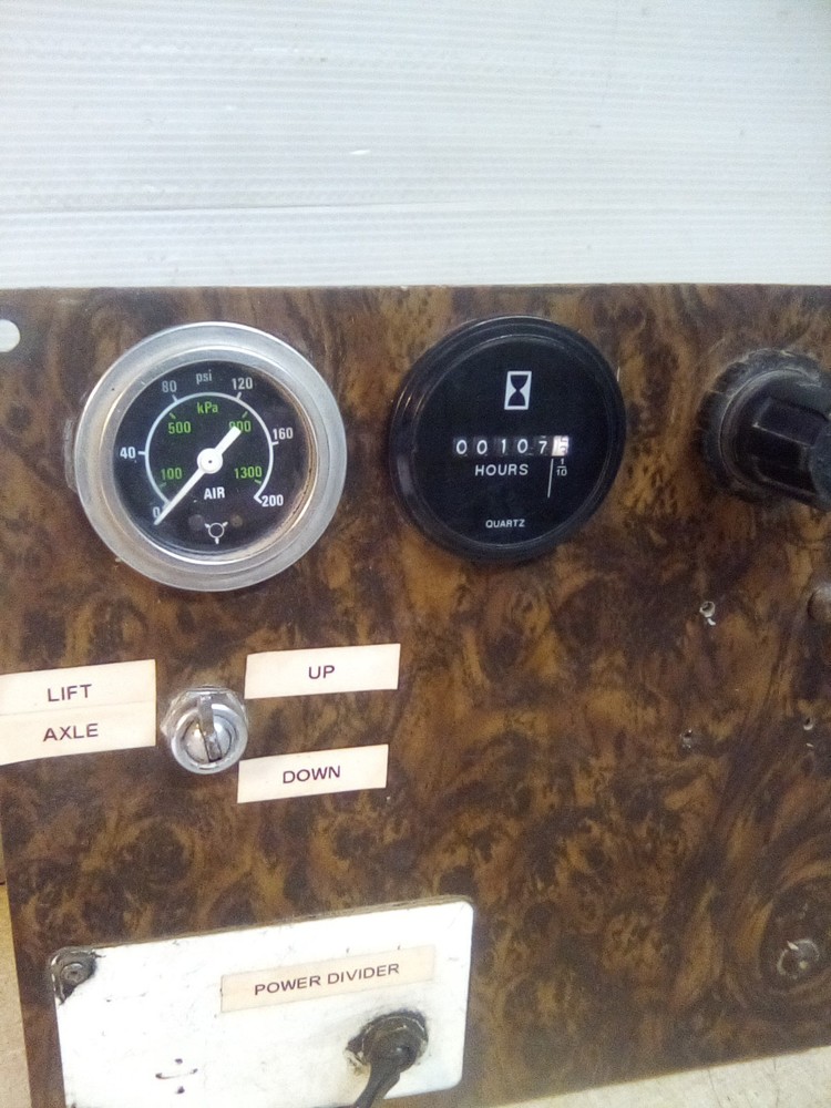 1990 Kenworth T450 Dash Panel