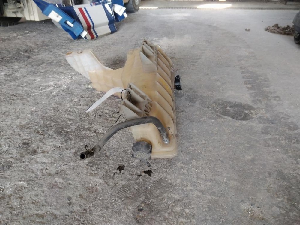 For 2017 PETERBILT 579 RADIATOR OVERFLOW TANK , MN