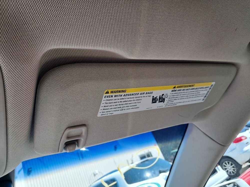 XTS 2016 Glove Box 4793943