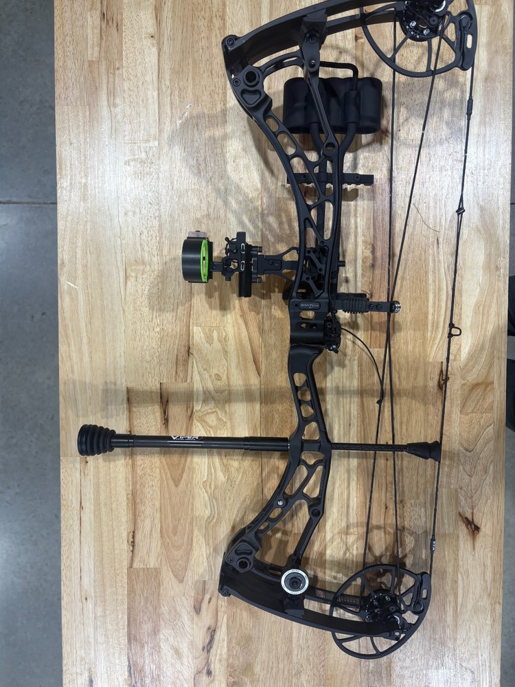 Used RH Bowtech Solution LS ready to hunt!
