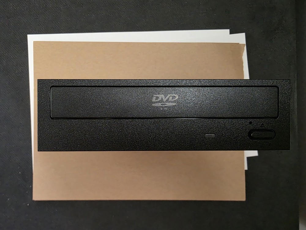 Lite On SATA DVD/CD-RW Drive DH-16AFSH